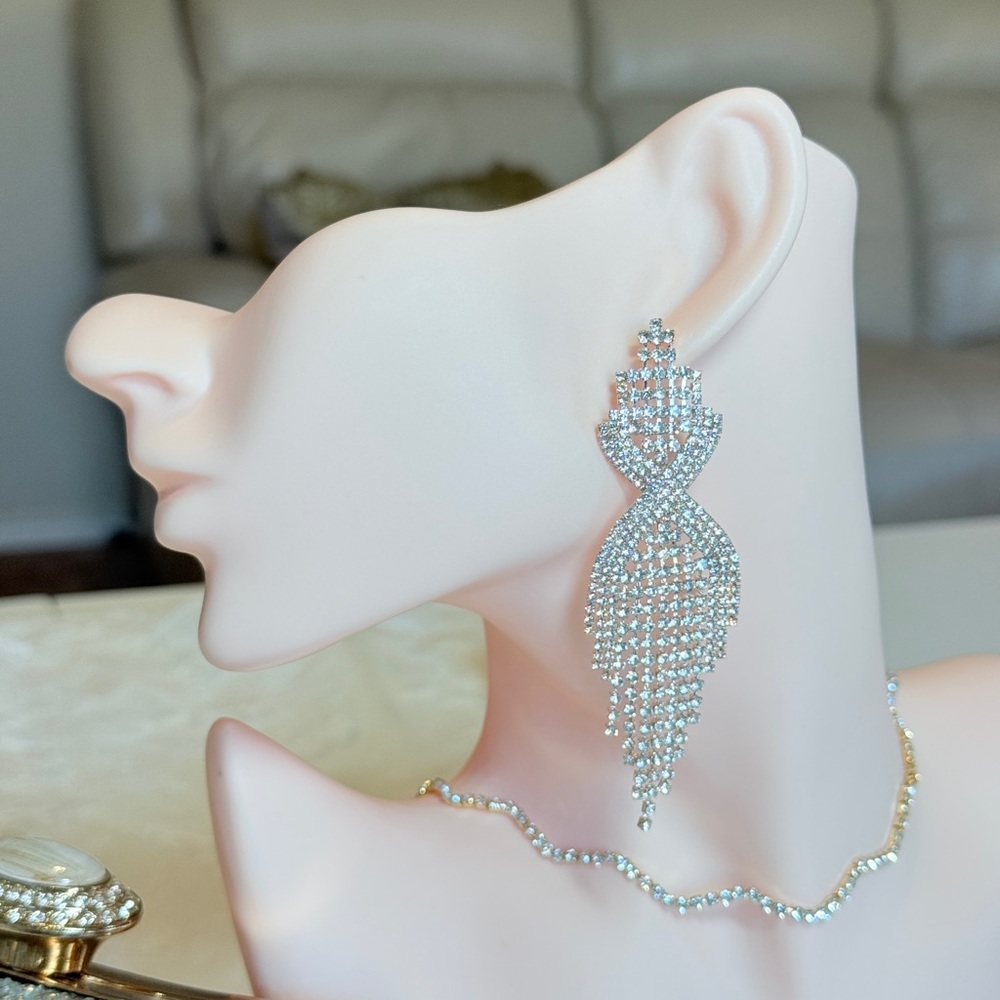 Elegant Silver Crystal Drop Earrings - Picture 7 of 11